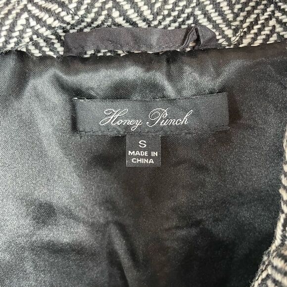 Honey Punch Black and White Vest Size S EUC - Picture 7 of 8